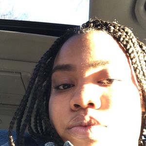 Meet your Posher, Leah